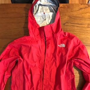 The North Face Venture 2 jacket. TNF Red. M.